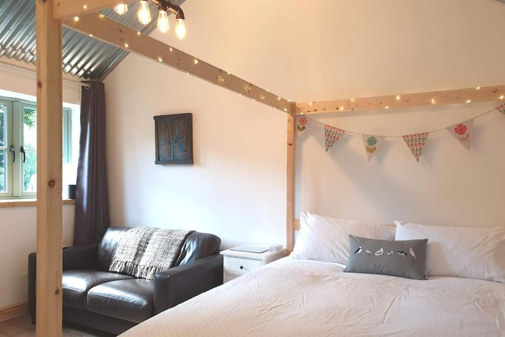 The Bothy: Tenby Retreat with Hot Tub and Projector Exterior photo